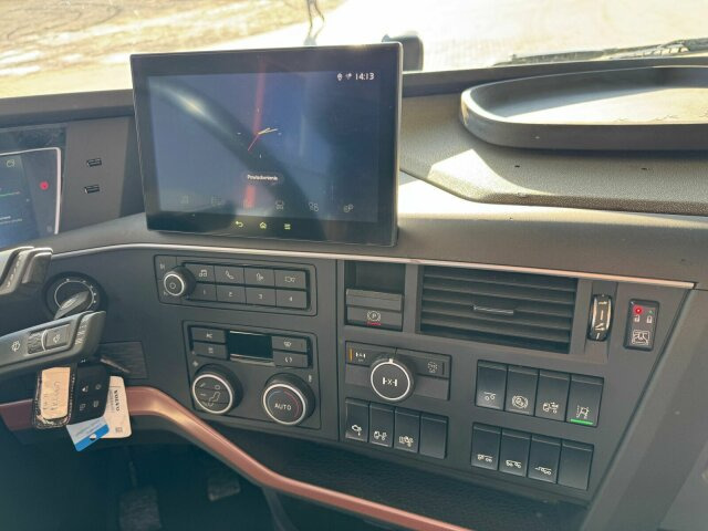 Volvo FH16 750 8X4 Holztransport Alukar TOP! - Tømmerbil: bilde 2 Volvo FH16 750 8X4 Holztransport Alukar TOP! - Tømmerbil: bilde 2