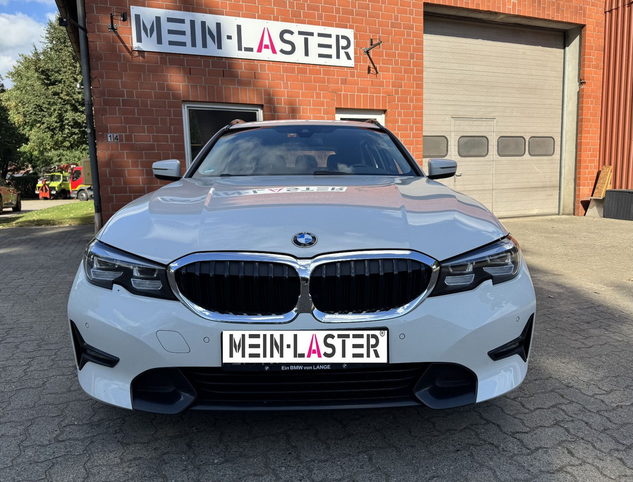 BMW 320 d xDrive touring Sport Line shadow AHK - Stasjonsvogn: bilde 3 BMW 320 d xDrive touring Sport Line shadow AHK - Stasjonsvogn: bilde 3