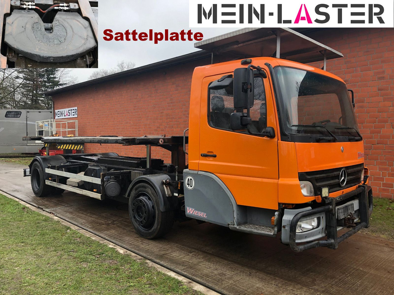 Mercedes-Benz Kamag Wiesel Umsetzter Sattelplatte - Container-transport/ Vekselflak lastebil: bilde 1 Mercedes-Benz Kamag Wiesel Umsetzter Sattelplatte - Container-transport/ Vekselflak lastebil: bilde 1