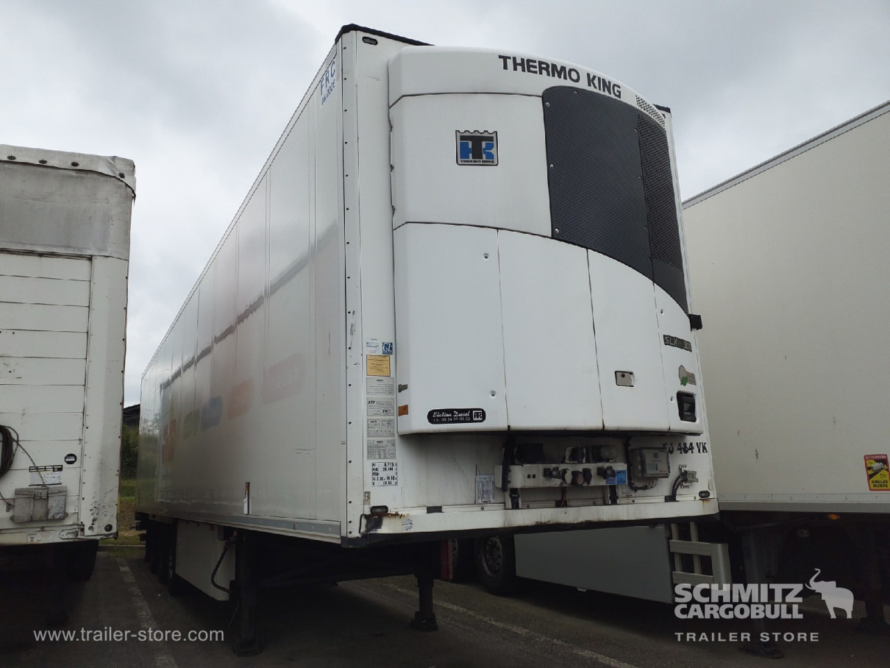 SCHMITZ Reefer Standard Taillift - Isotermisk semitrailer: bilde 1 SCHMITZ Reefer Standard Taillift - Isotermisk semitrailer: bilde 1