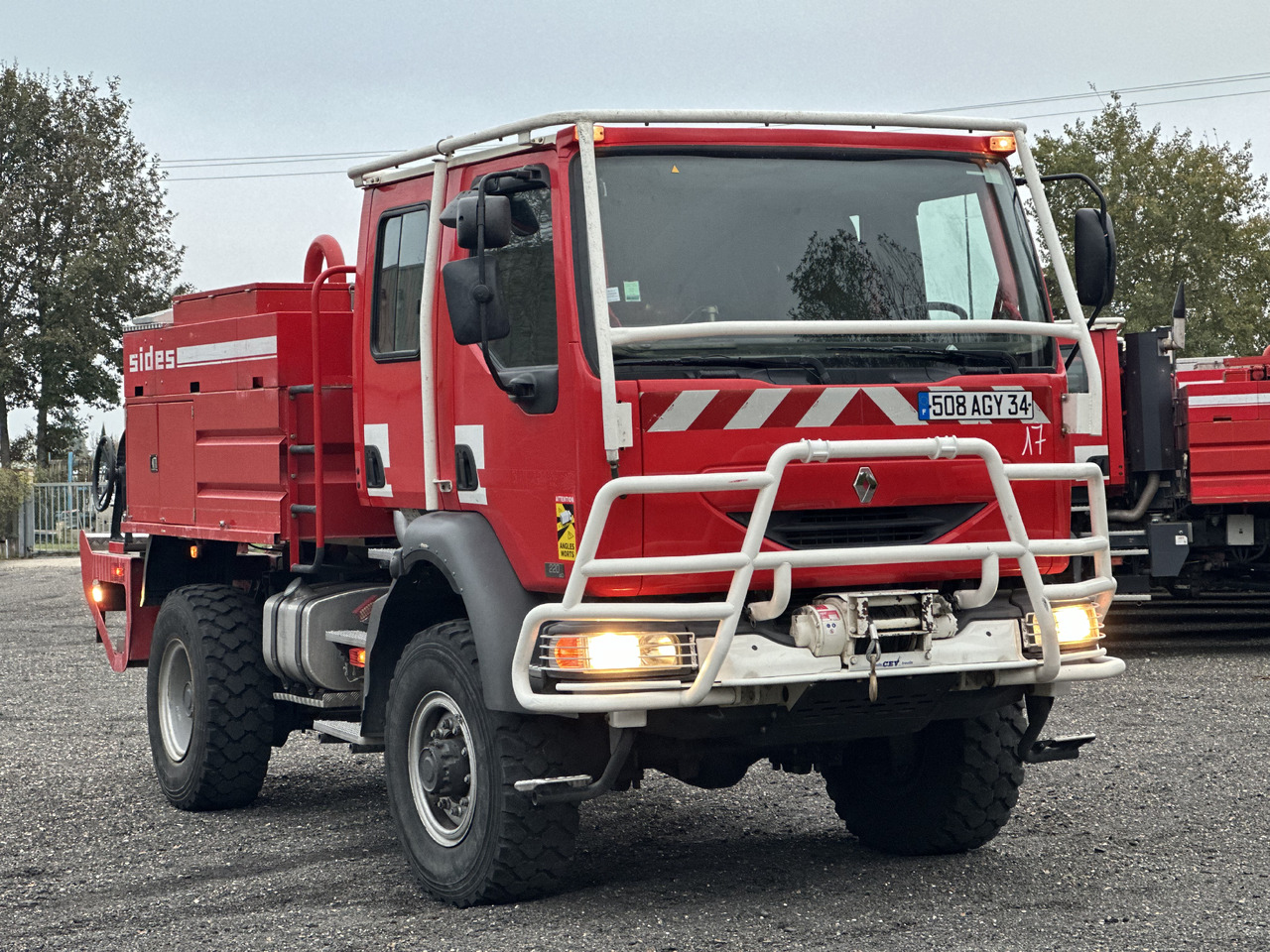 RENAULT Midlum 220 4x4 - Brannbil: bilde 1 RENAULT Midlum 220 4x4 - Brannbil: bilde 1