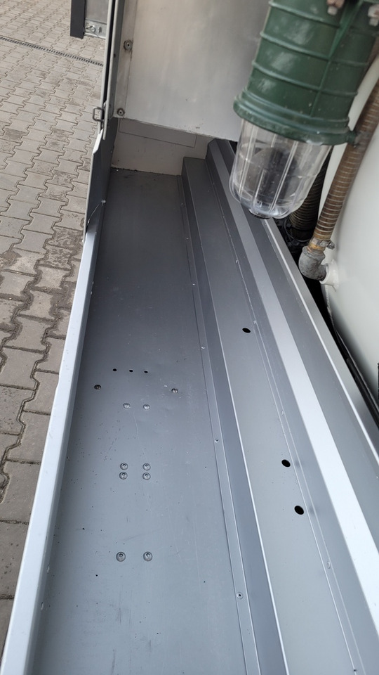 Vakuum lastebil Nissan Cabstar 35.13 Defco Combi 3.5t Dietmar Kaiser: bilde 9