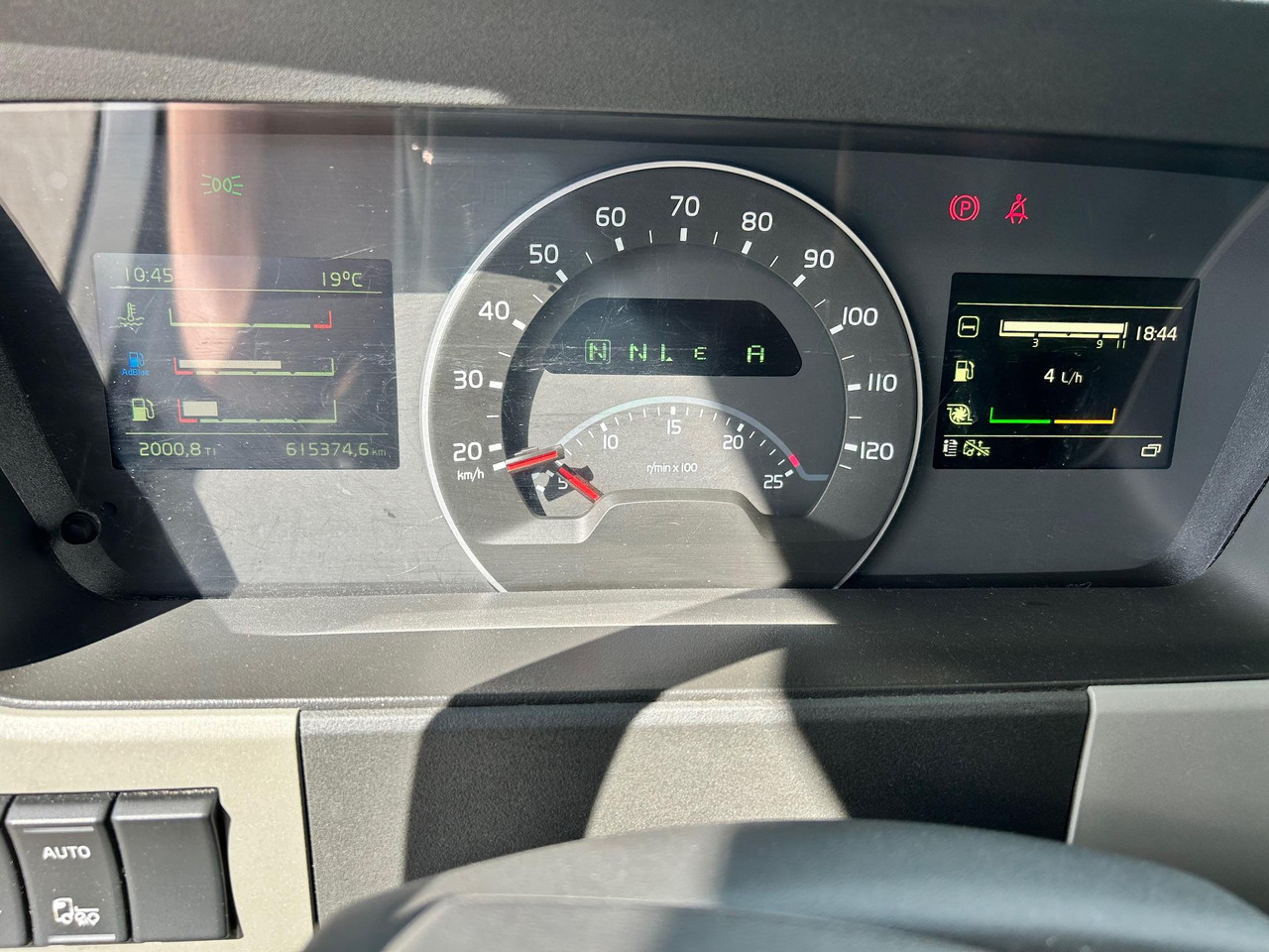 Chassis lastebil VOLVO FM330: bilde 16