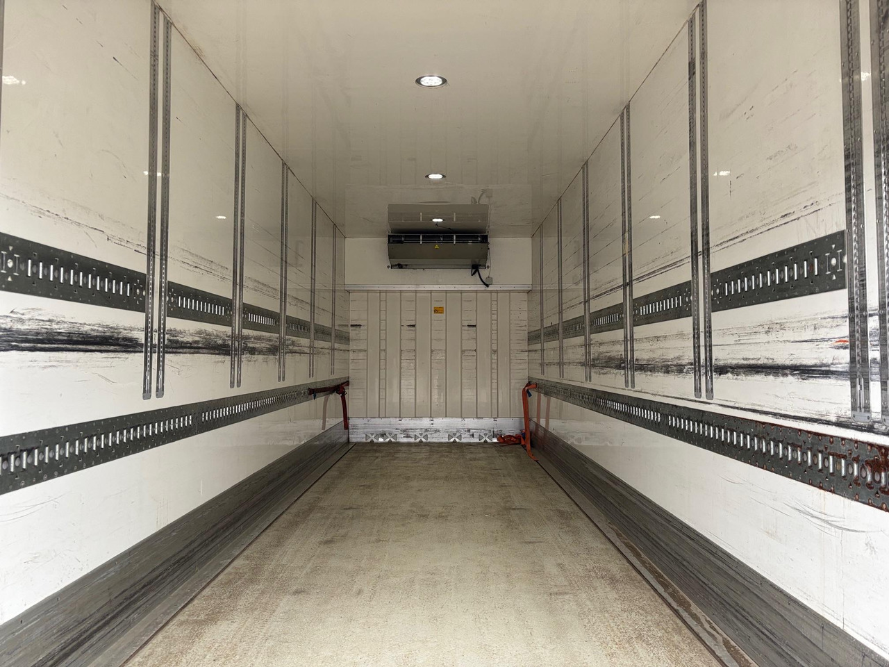 Lastebil med kjøl VOLVO FM500: bilde 8 Lastebil med kjøl VOLVO FM500: bilde 8