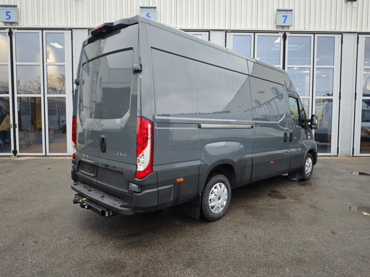 IVECO 35S16H30A8V - Kassebil: bilde 4 IVECO 35S16H30A8V - Kassebil: bilde 4