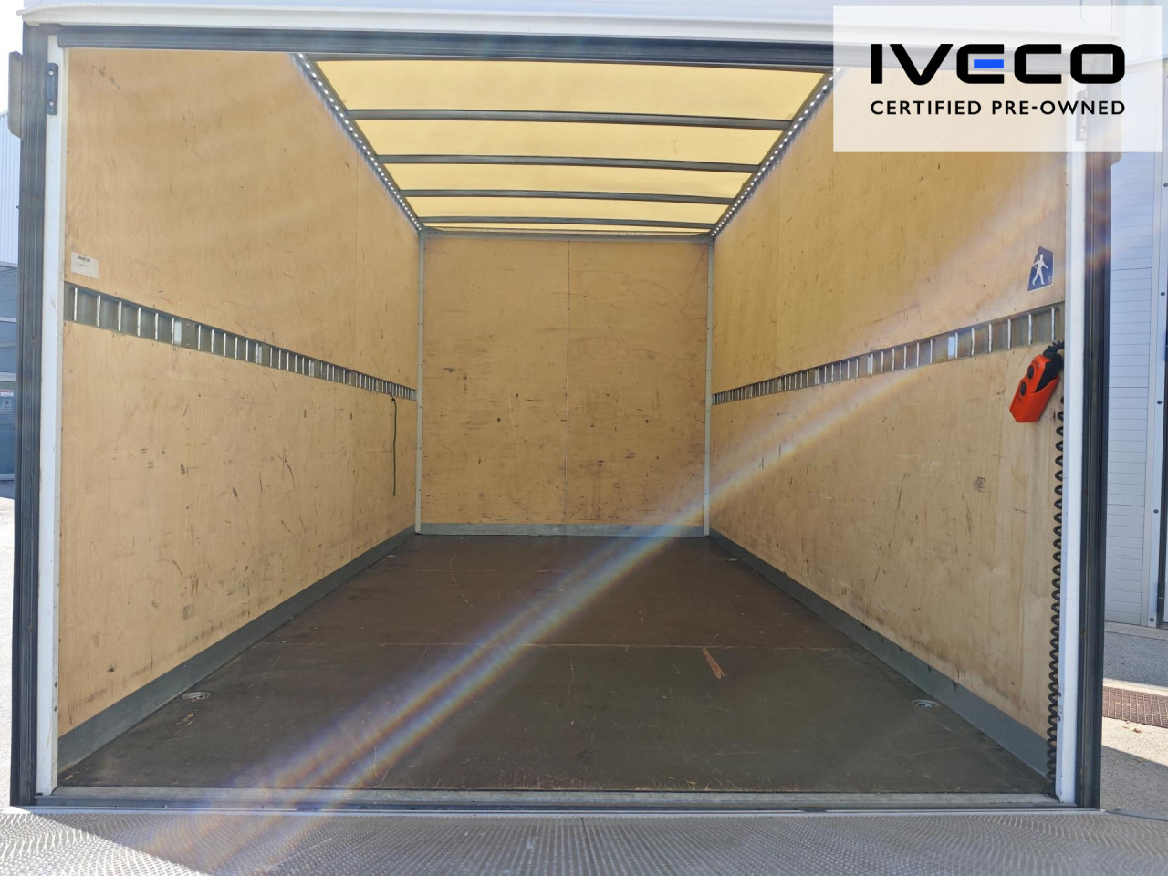 IVECO Koffr-LBW - Varebil med skap: bilde 2 IVECO Koffr-LBW - Varebil med skap: bilde 2