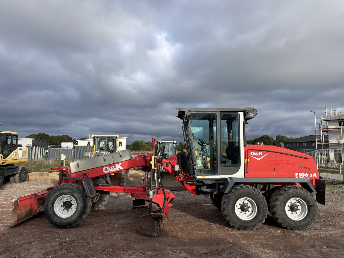 NEW HOLLAND F 106.5 - 6x6 Laser Topcon- Klima Cummins 6 Zyl. - Grader: bilde 1 NEW HOLLAND F 106.5 - 6x6 Laser Topcon- Klima Cummins 6 Zyl. - Grader: bilde 1
