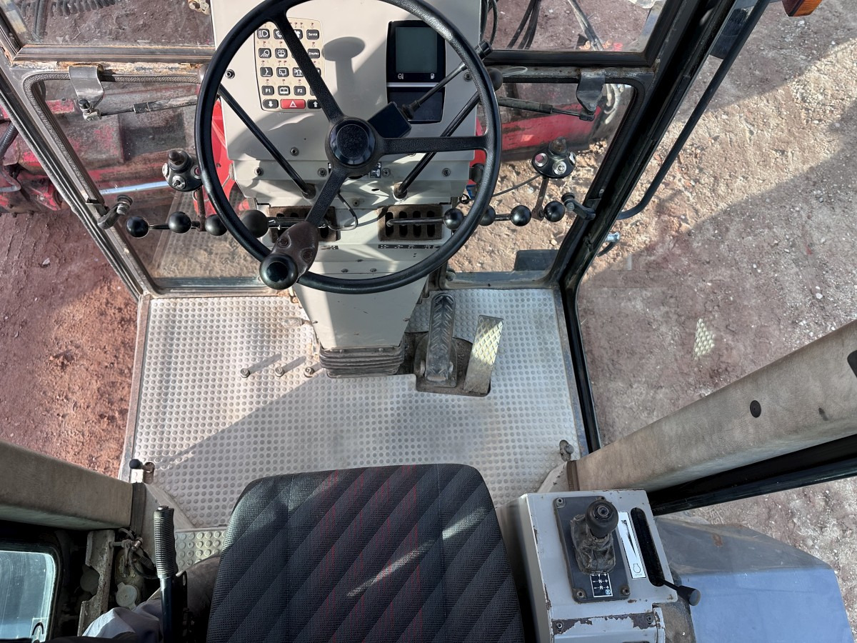 Leie O&K F 106.5 - 6x6 Laser Topcon- Klima Cummins 6 Zyl. O&K F 106.5 - 6x6 Laser Topcon- Klima Cummins 6 Zyl.: bilde 10 Leie O&K F 106.5 - 6x6 Laser Topcon- Klima Cummins 6 Zyl. O&K F 106.5 - 6x6 Laser Topcon- Klima Cummins 6 Zyl.: bilde 10