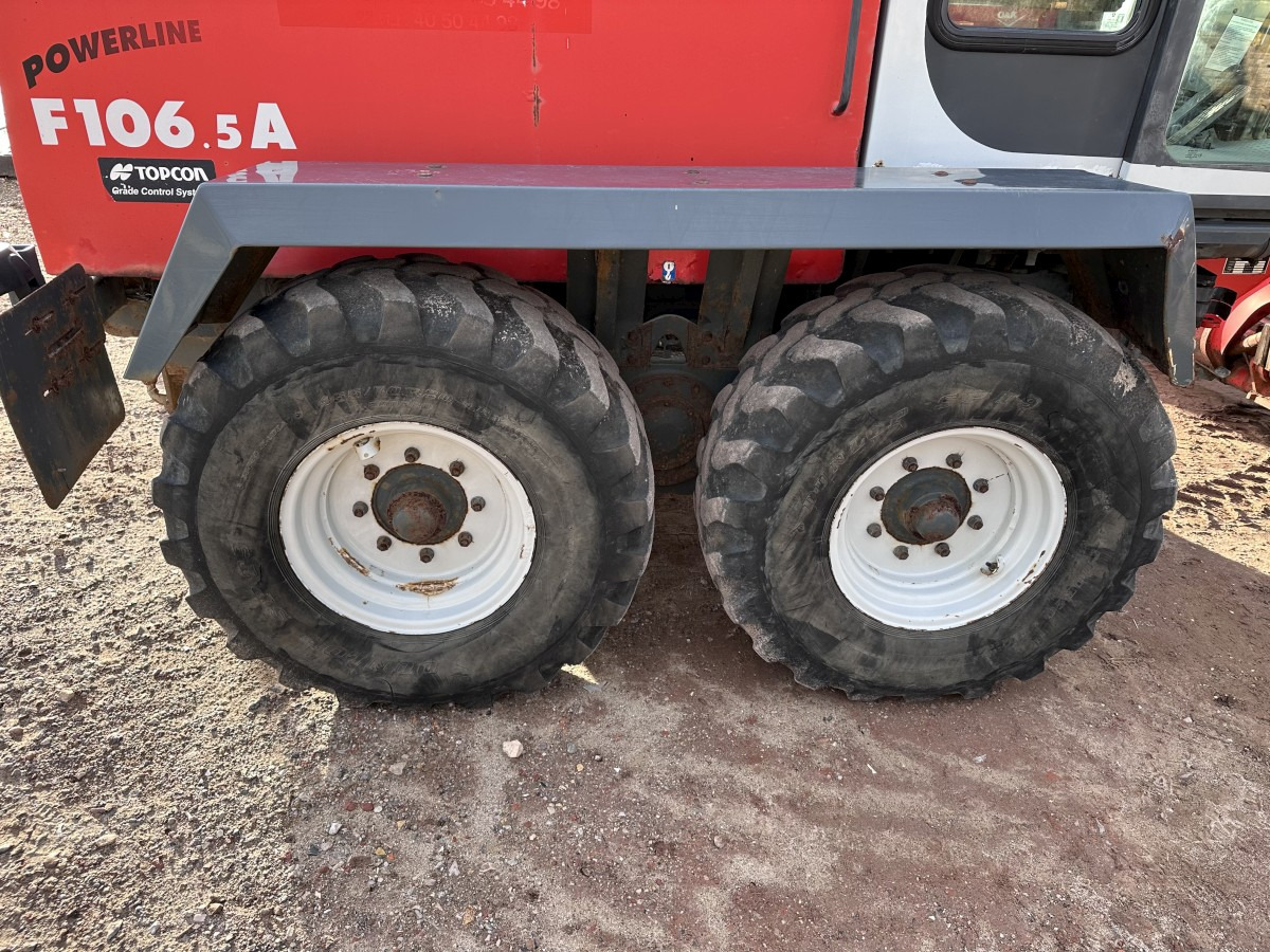 Leie O&K F 106.5 - 6x6 Laser Topcon- Klima Cummins 6 Zyl. O&K F 106.5 - 6x6 Laser Topcon- Klima Cummins 6 Zyl.: bilde 23 Leie O&K F 106.5 - 6x6 Laser Topcon- Klima Cummins 6 Zyl. O&K F 106.5 - 6x6 Laser Topcon- Klima Cummins 6 Zyl.: bilde 23