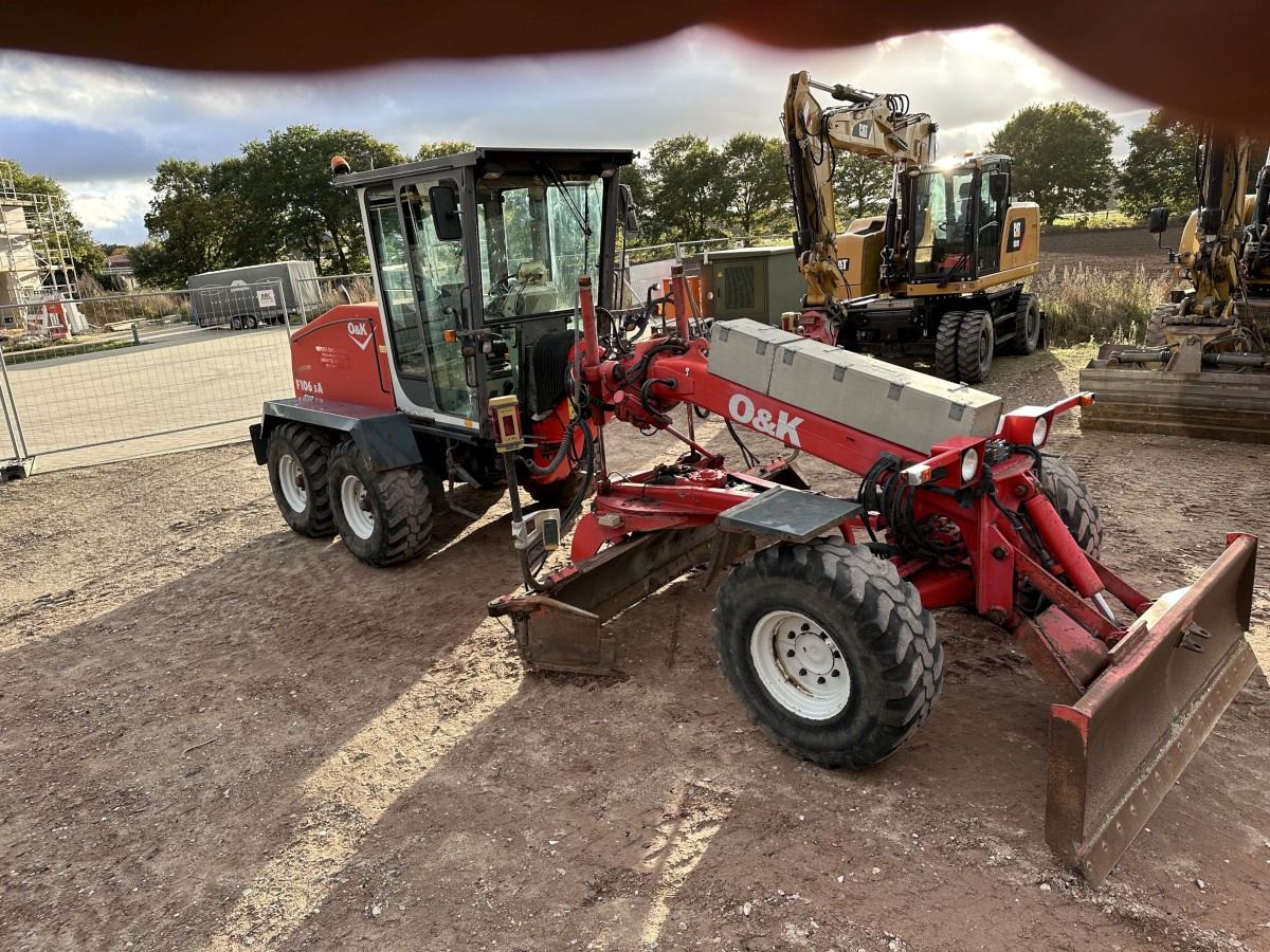 O&K F 106.5 - 6x6 Laser Topcon- Klima Cummins 6 Zyl. - Grader: bilde 4 O&K F 106.5 - 6x6 Laser Topcon- Klima Cummins 6 Zyl. - Grader: bilde 4