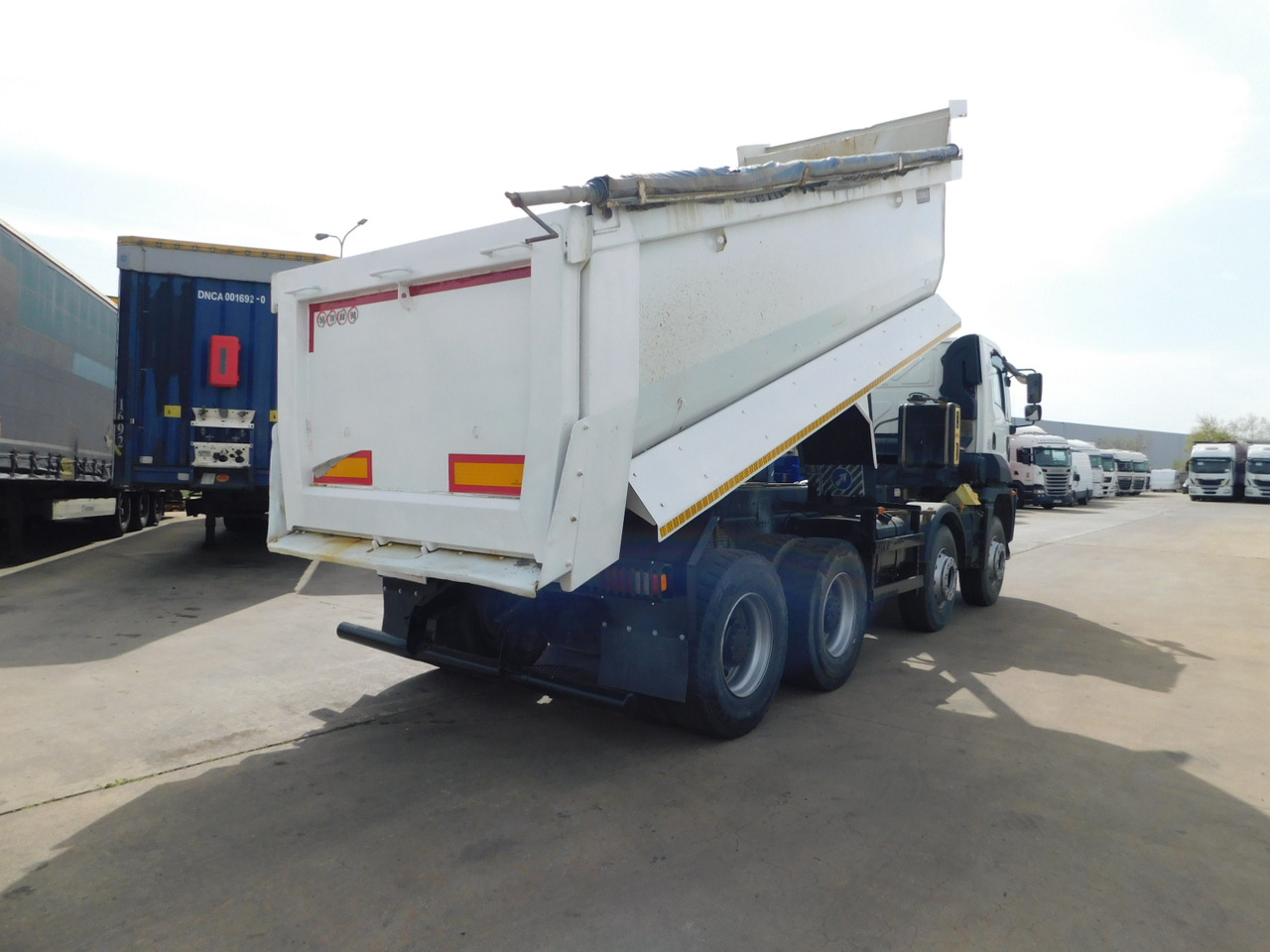 Ford 4142d 8x4 dcab e6 16s2230 - Tippbil: bilde 3 Ford 4142d 8x4 dcab e6 16s2230 - Tippbil: bilde 3