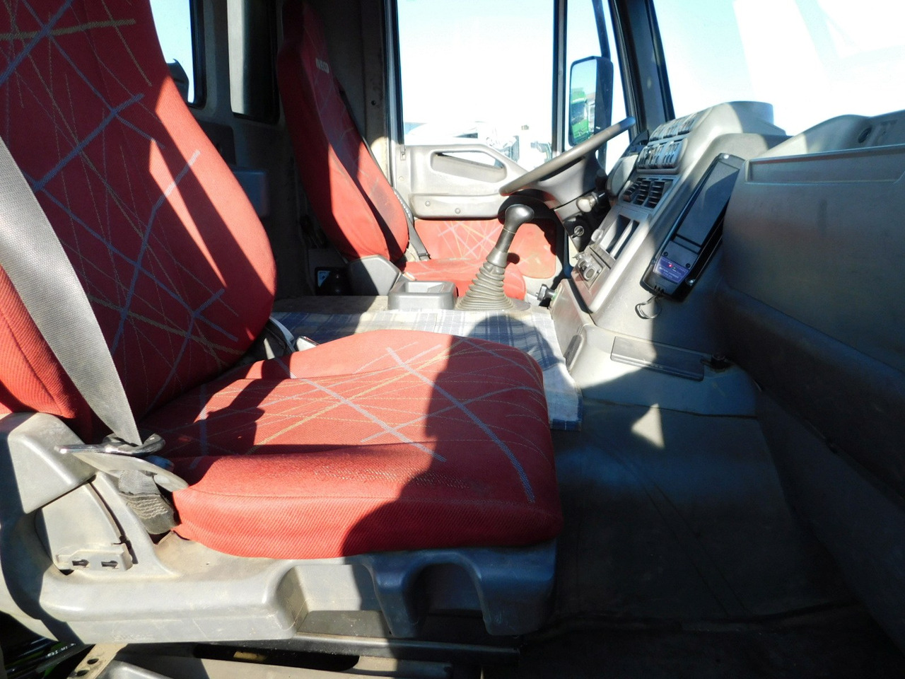 Iveco Magirus trakker - Planbil, Kranbil: bilde 5 Iveco Magirus trakker - Planbil, Kranbil: bilde 5