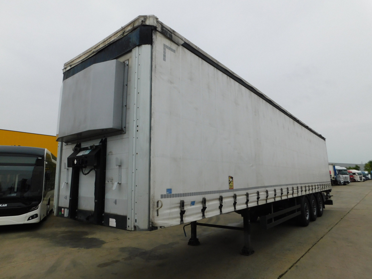 Schwarzmuller J serie - Gardintrailer: bilde 1 Schwarzmuller J serie - Gardintrailer: bilde 1