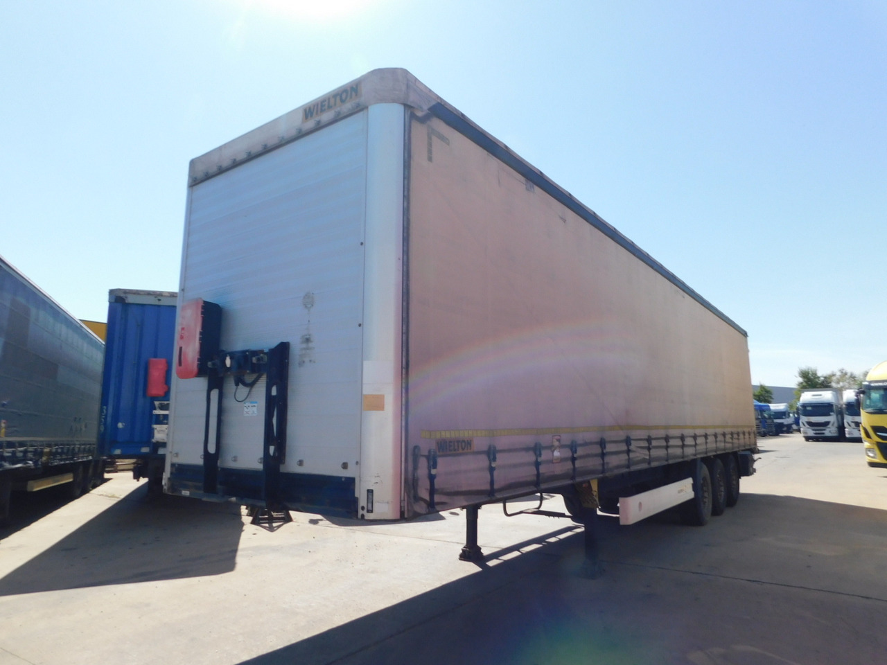 Wielton Ns3k - Gardintrailer: bilde 1 Wielton Ns3k - Gardintrailer: bilde 1