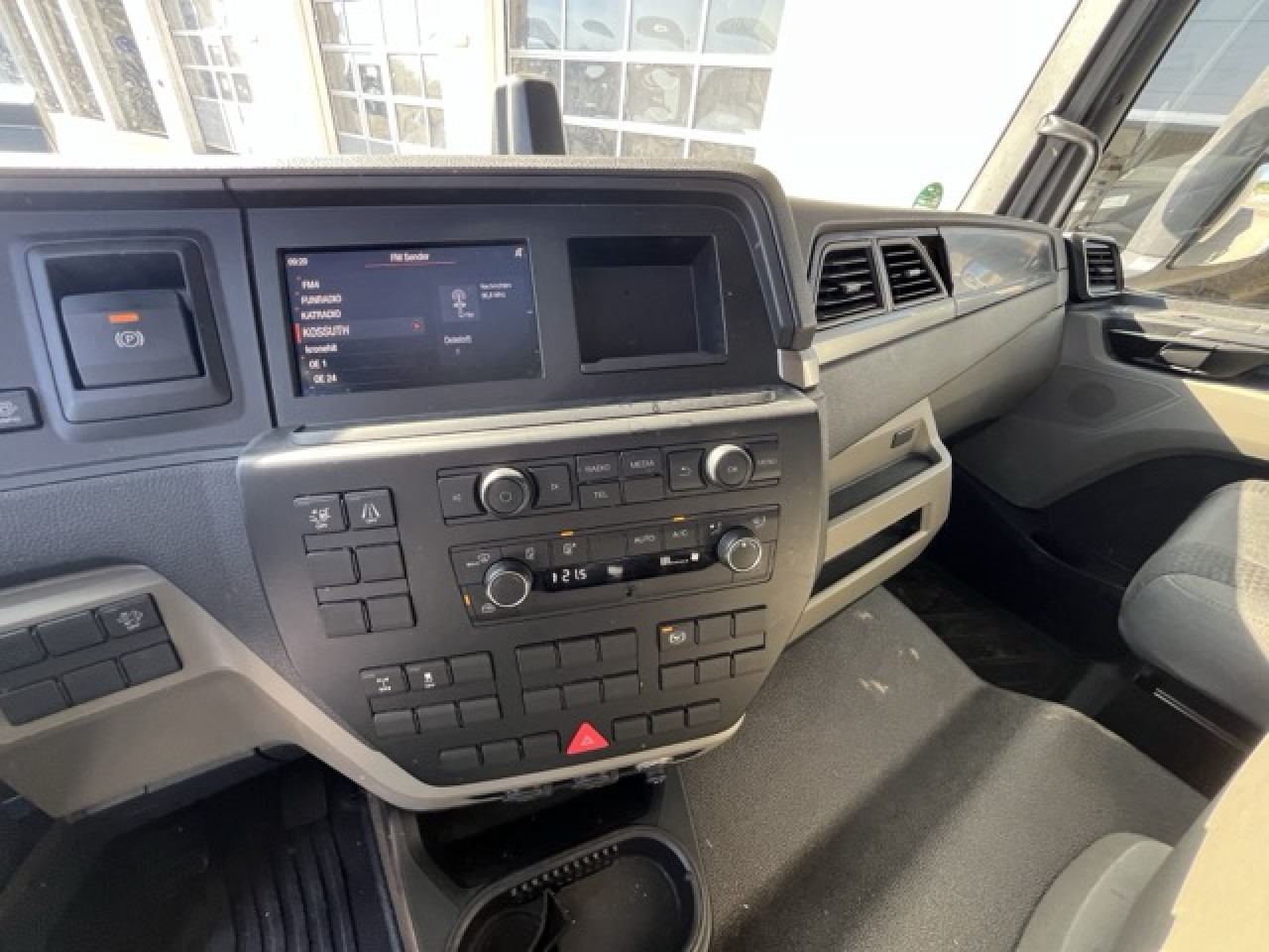 MAN TGL 12.250 4x2 BL Euro6 Klima AHK Luftfeder - Varebil med skap: bilde 5 MAN TGL 12.250 4x2 BL Euro6 Klima AHK Luftfeder - Varebil med skap: bilde 5