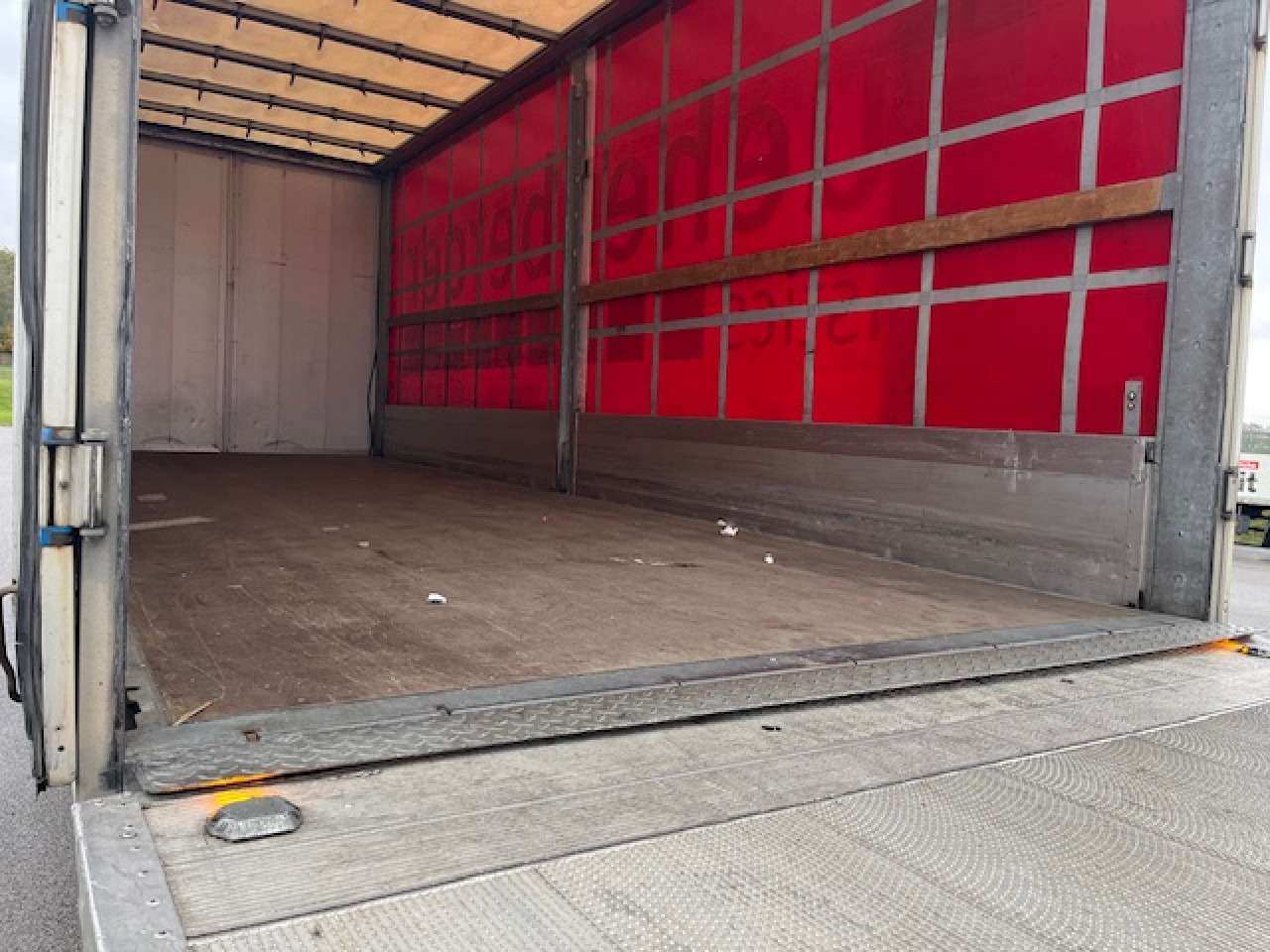 MAN TGM 18.320 4x2 BL Durchladbar - mit Tandemhänger - Kapellbil: bilde 2 MAN TGM 18.320 4x2 BL Durchladbar - mit Tandemhänger - Kapellbil: bilde 2