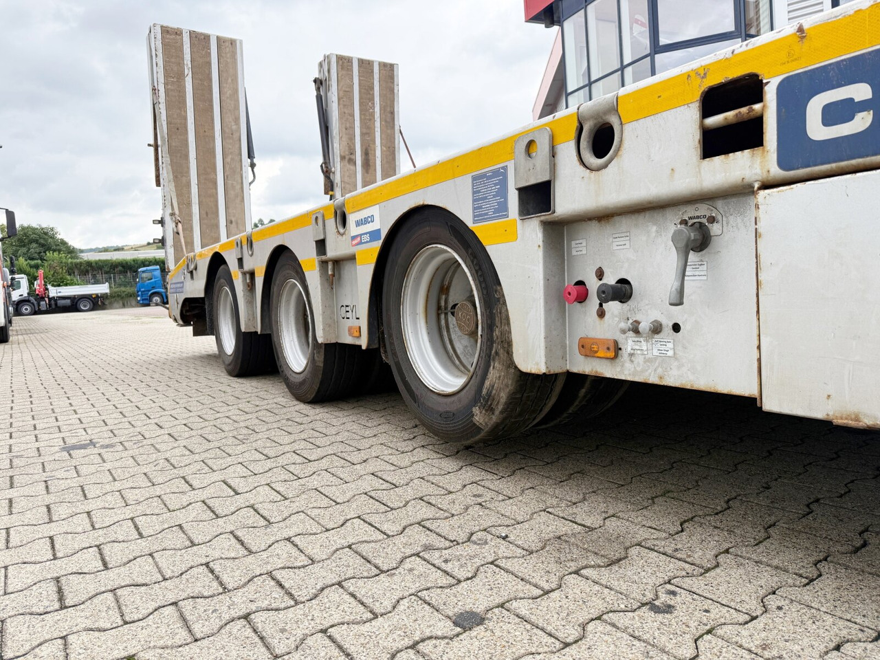 CYL 3 CYL 3, mit Lift-/Lenkachse, faltbare Rampen - Lavloader semitrailer: bilde 2 CYL 3 CYL 3, mit Lift-/Lenkachse, faltbare Rampen - Lavloader semitrailer: bilde 2
