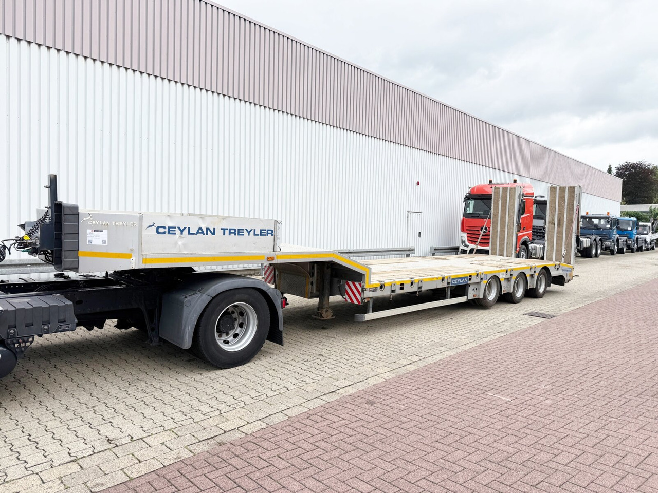 CYL 3 CYL 3, mit Lift-/Lenkachse, faltbare Rampen - Lavloader semitrailer: bilde 1 CYL 3 CYL 3, mit Lift-/Lenkachse, faltbare Rampen - Lavloader semitrailer: bilde 1