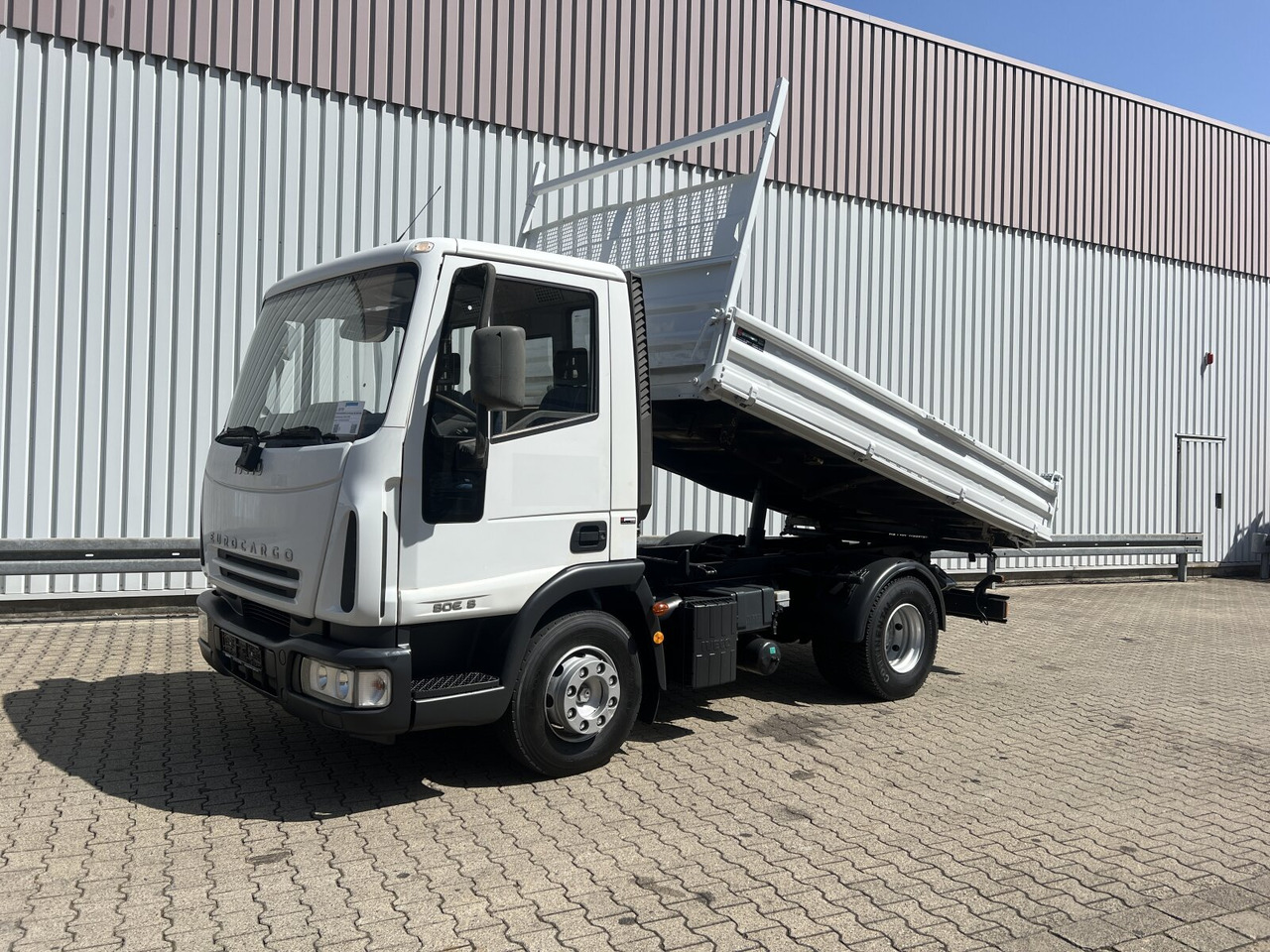 EuroCargo ML80E18K 4x2 EuroCargo ML80E18K 4x2 - Tippbil: bilde 1 EuroCargo ML80E18K 4x2 EuroCargo ML80E18K 4x2 - Tippbil: bilde 1