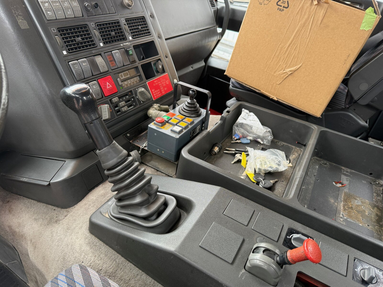 EuroTech 240E38 6x2-4 EuroTech 240E38 6x2-4, Lift-/Lenkachse, Seilwinde, Kran Hiab 100 - Krokbil, Kranbil: bilde 5 EuroTech 240E38 6x2-4 EuroTech 240E38 6x2-4, Lift-/Lenkachse, Seilwinde, Kran Hiab 100 - Krokbil, Kranbil: bilde 5