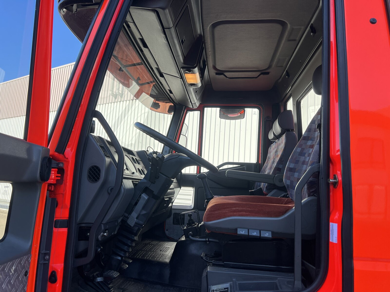 FF 95 E 18 WR 4x4 FF 95 E 18 WR 4x4, 6000l Wassertank - Tankbil: bilde 2 FF 95 E 18 WR 4x4 FF 95 E 18 WR 4x4, 6000l Wassertank - Tankbil: bilde 2