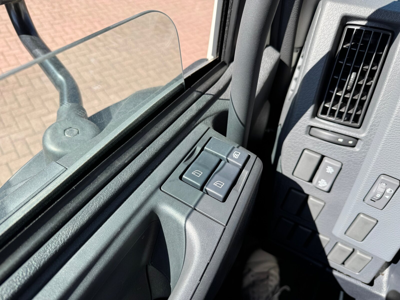 FL 280 4x4 FL 280 4x4, Nebenantrieb - Chassis lastebil: bilde 5 FL 280 4x4 FL 280 4x4, Nebenantrieb - Chassis lastebil: bilde 5