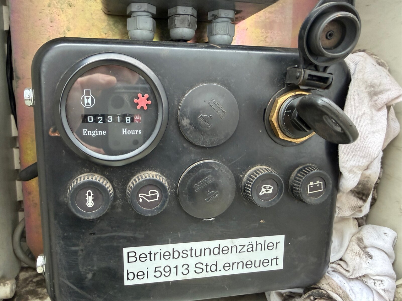 Faehndrich AG TKS-Z13 Asphaltkocher Faehndrich AG TKS-Z13 Asphaltkocher - Bitumensprøyte: bilde 2 Faehndrich AG TKS-Z13 Asphaltkocher Faehndrich AG TKS-Z13 Asphaltkocher - Bitumensprøyte: bilde 2