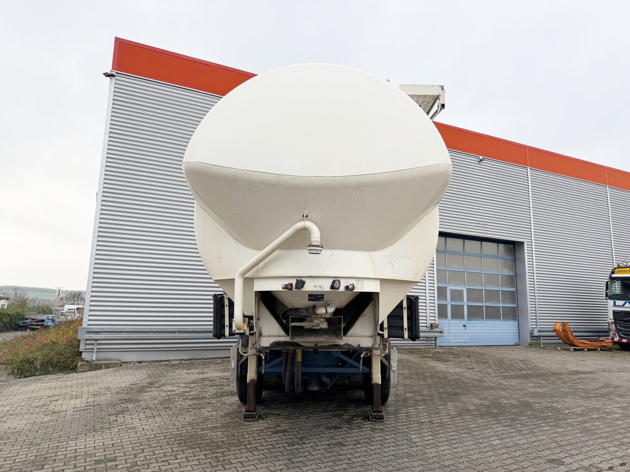 Bulktrailer Feldbinder EUT 38.3-3 EUT 38.3-3, Liftachse, 3 Kammern, ca. 38.000l: bilde 15 Bulktrailer Feldbinder EUT 38.3-3 EUT 38.3-3, Liftachse, 3 Kammern, ca. 38.000l: bilde 15