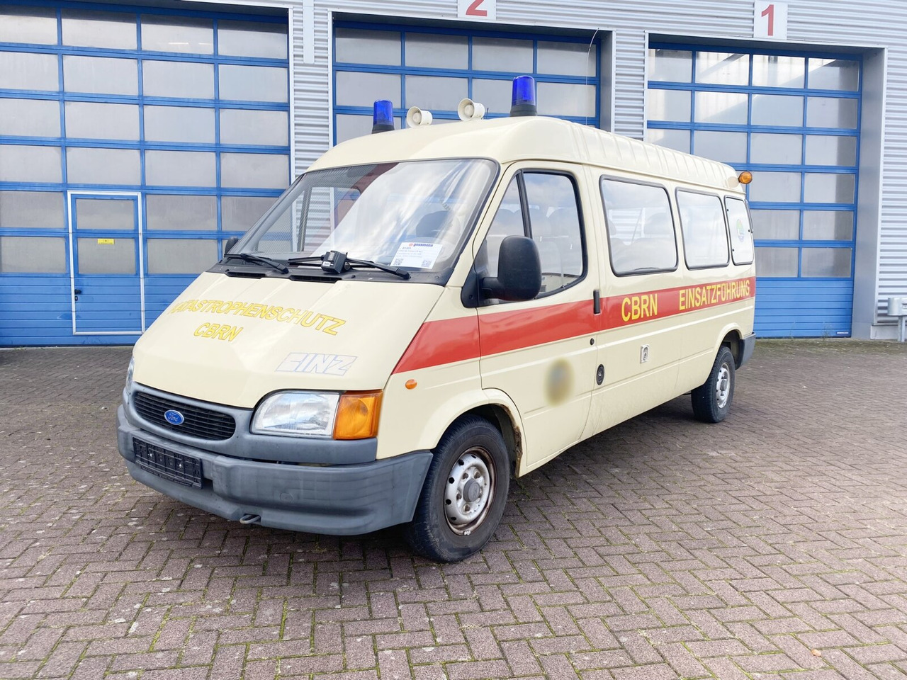 Ford Transit 2.5 4x2 Transit 2.5 4x2, Personentransporter, 8 Sitze - Minibuss, Persontransport: bilde 1 Ford Transit 2.5 4x2 Transit 2.5 4x2, Personentransporter, 8 Sitze - Minibuss, Persontransport: bilde 1