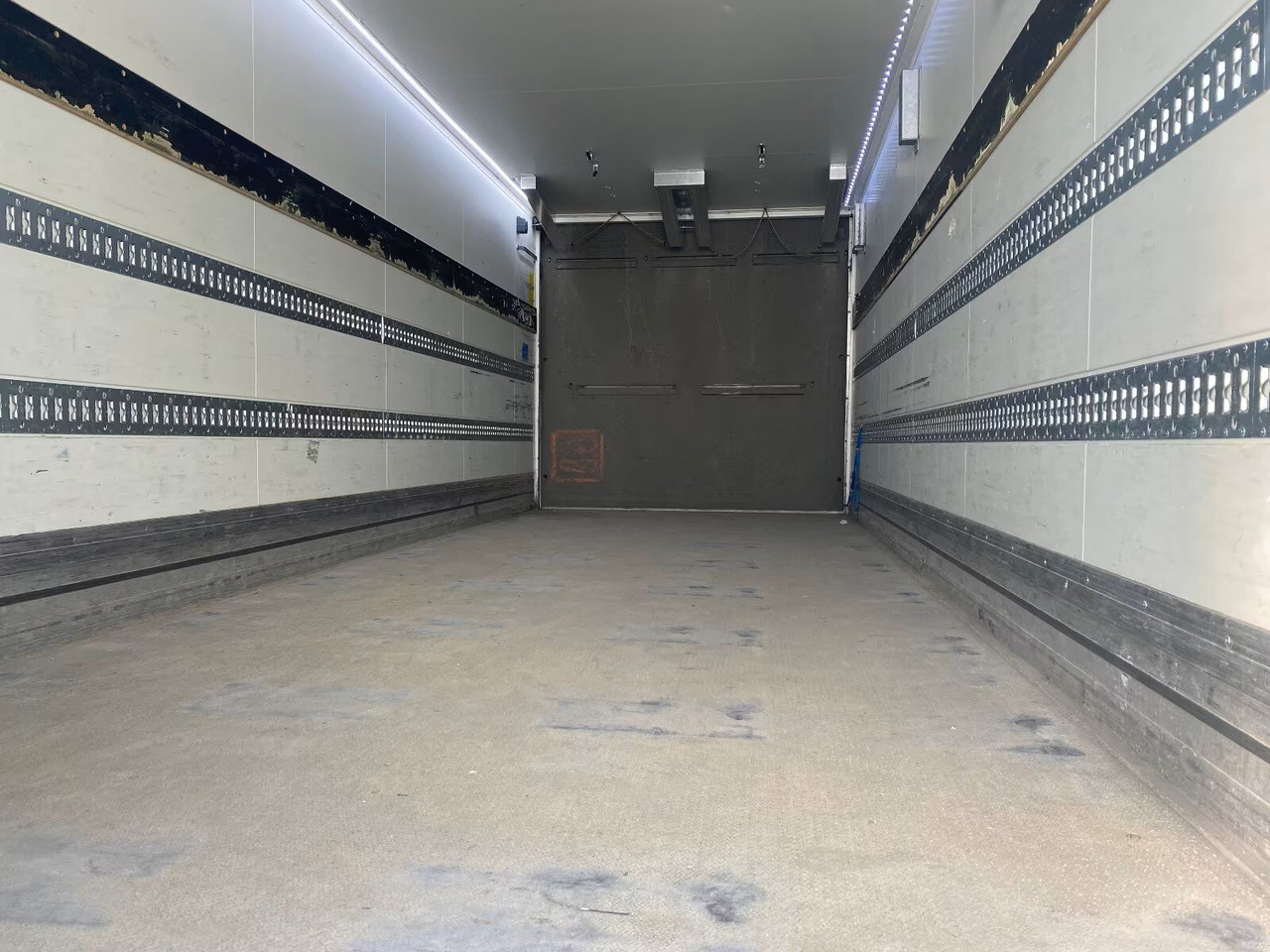 Kofferanhänger mit LBW Kofferanhänger mit LBW, Durchladesystem - Skaphenger: bilde 4 Kofferanhänger mit LBW Kofferanhänger mit LBW, Durchladesystem - Skaphenger: bilde 4