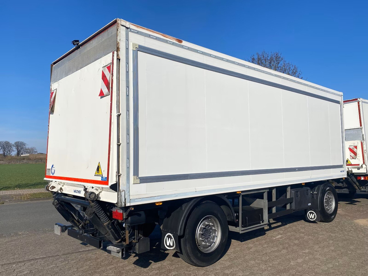 Kofferanhänger mit LBW Kofferanhänger mit LBW, Durchladesystem - Skaphenger: bilde 2 Kofferanhänger mit LBW Kofferanhänger mit LBW, Durchladesystem - Skaphenger: bilde 2