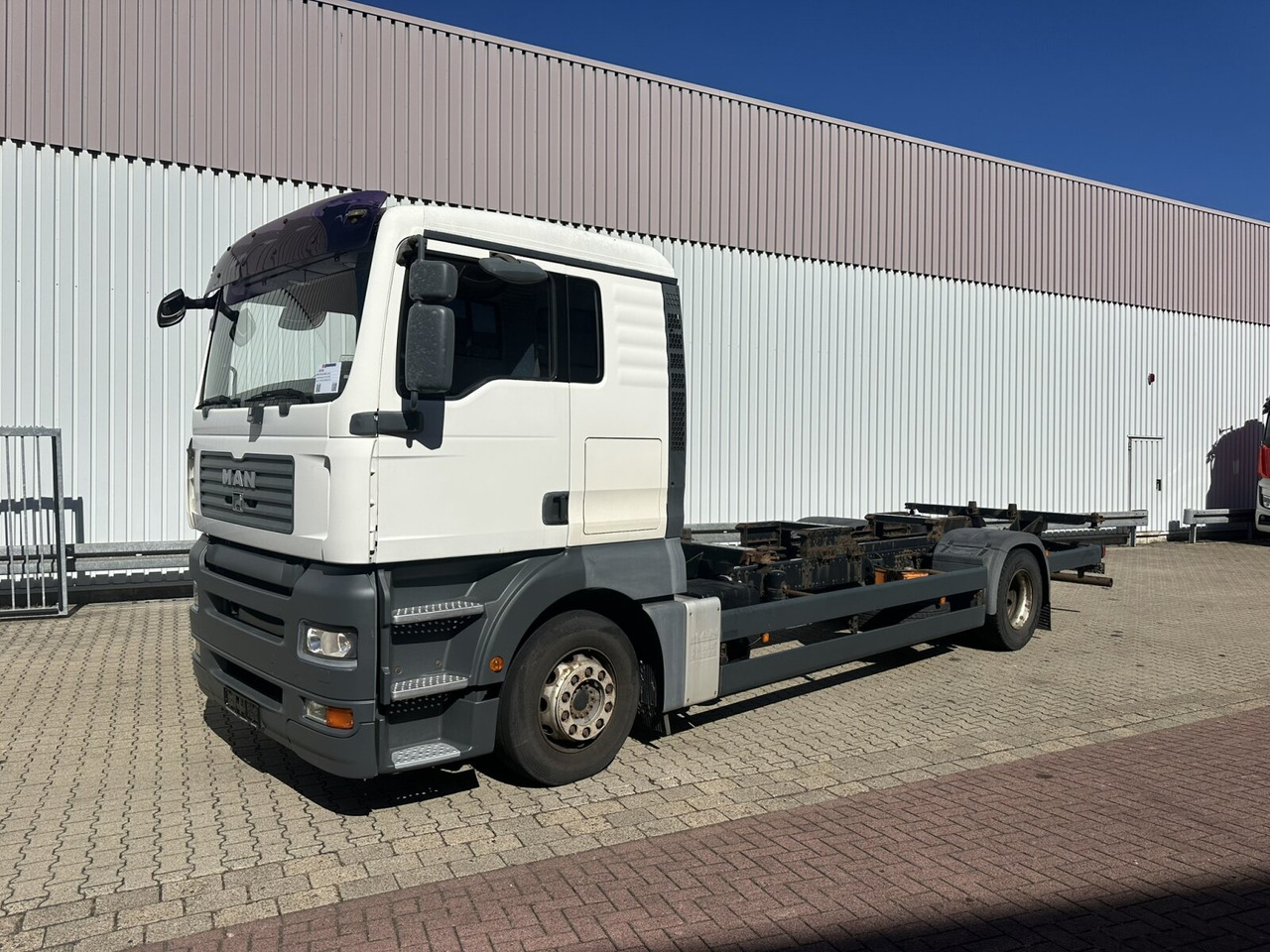 MAN TGA 18.360 LL 4x2 TGA 18.360 LL 4x2 - Lastebil: bilde 1 MAN TGA 18.360 LL 4x2 TGA 18.360 LL 4x2 - Lastebil: bilde 1