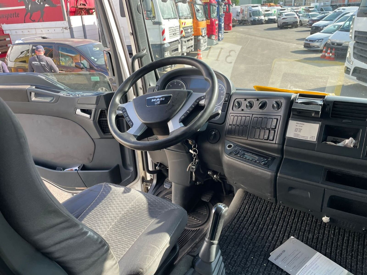 MAN TGM 18.330 4X2 LL TGM 18.330 4X2 LL, Fahrschulausstattung - Lastebil: bilde 2 MAN TGM 18.330 4X2 LL TGM 18.330 4X2 LL, Fahrschulausstattung - Lastebil: bilde 2