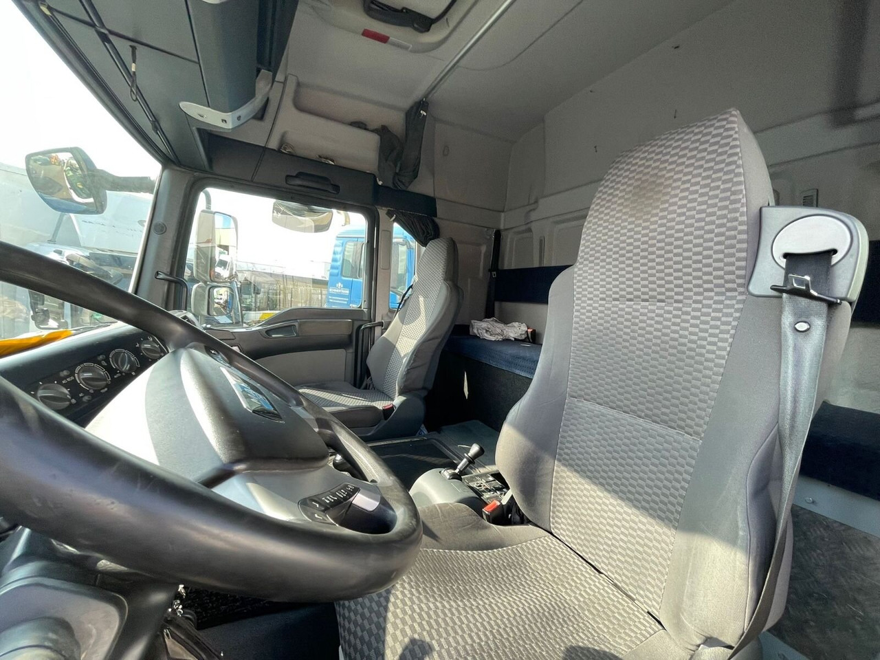 MAN TGM 18.330 4X2 LL TGM 18.330 4X2 LL, Fahrschulausstattung - Lastebil: bilde 3 MAN TGM 18.330 4X2 LL TGM 18.330 4X2 LL, Fahrschulausstattung - Lastebil: bilde 3