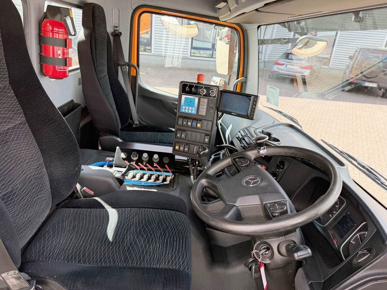 Mercedes-Benz Atego 1524 LKO 4x2 Atego 1524 LKO 4x2, Kehrmaschine FAUN Viajet 6RH - Lastebil: bilde 4 Mercedes-Benz Atego 1524 LKO 4x2 Atego 1524 LKO 4x2, Kehrmaschine FAUN Viajet 6RH - Lastebil: bilde 4