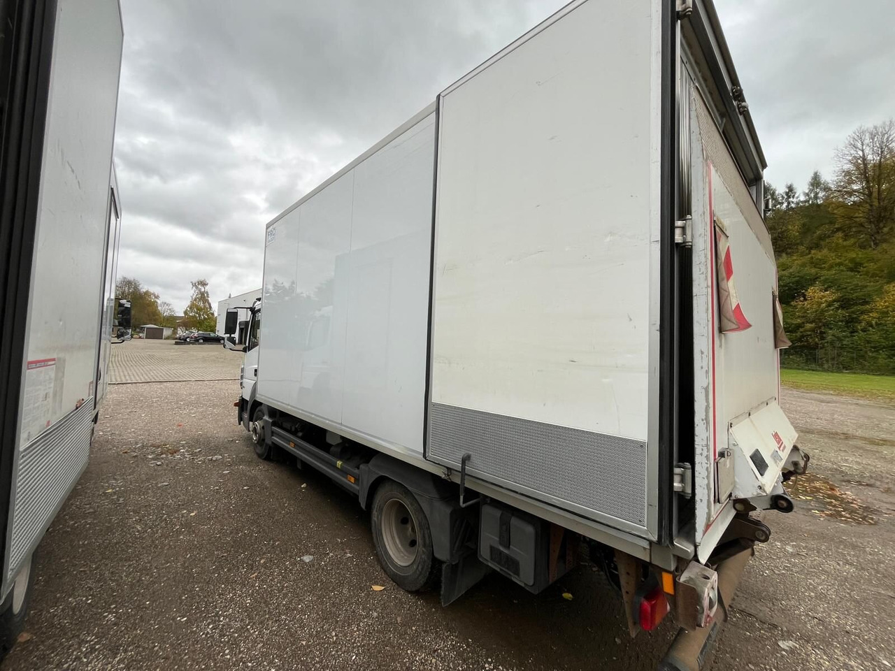 Mercedes-Benz Atego 816 4x2 Atego 816 4x2, Kühlkoffer, Trennwand, ThermoKing, LBW Sörensen - Lastebil: bilde 4 Mercedes-Benz Atego 816 4x2 Atego 816 4x2, Kühlkoffer, Trennwand, ThermoKing, LBW Sörensen - Lastebil: bilde 4