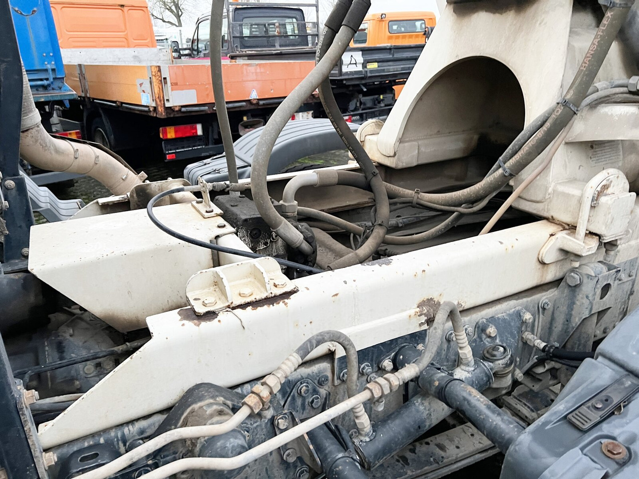 Betongbil MAN TGA 35.360 8X4 BB TGA 35.360 8X4 BB, Betonmischer Karrena 10m³: bilde 11 Betongbil MAN TGA 35.360 8X4 BB TGA 35.360 8X4 BB, Betonmischer Karrena 10m³: bilde 11