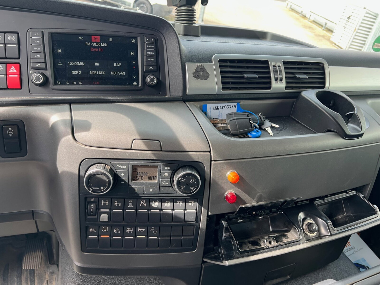 Leie MAN TGS 26.360/400 6x2-4 BL TGS 26.360/400 6x2-4 BL, Lenk-/Lift, Kran Atlas AK 206.3E A5, Funk MAN TGS 26.360/400 6x2-4 BL TGS 26.360/400 6x2-4 BL, Lenk-/Lift, Kran Atlas AK 206.3E A5, Funk: bilde 6