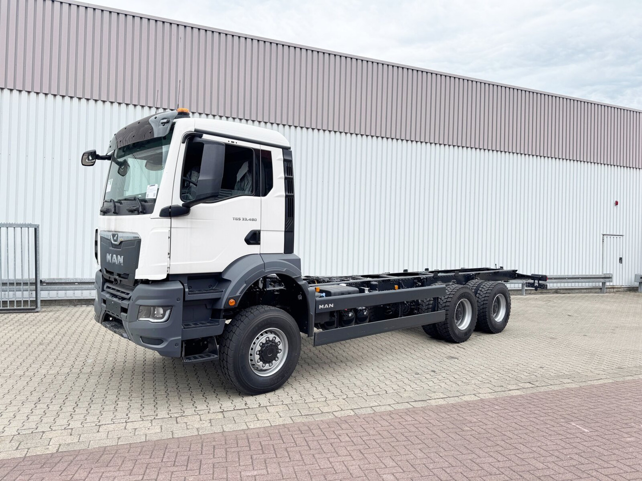 MAN TGS 33.480 6x6 BB CH TGS 33.480 6x6 BB CH, Hohe Bauart, Nebenantrieb - Chassis lastebil: bilde 1 MAN TGS 33.480 6x6 BB CH TGS 33.480 6x6 BB CH, Hohe Bauart, Nebenantrieb - Chassis lastebil: bilde 1
