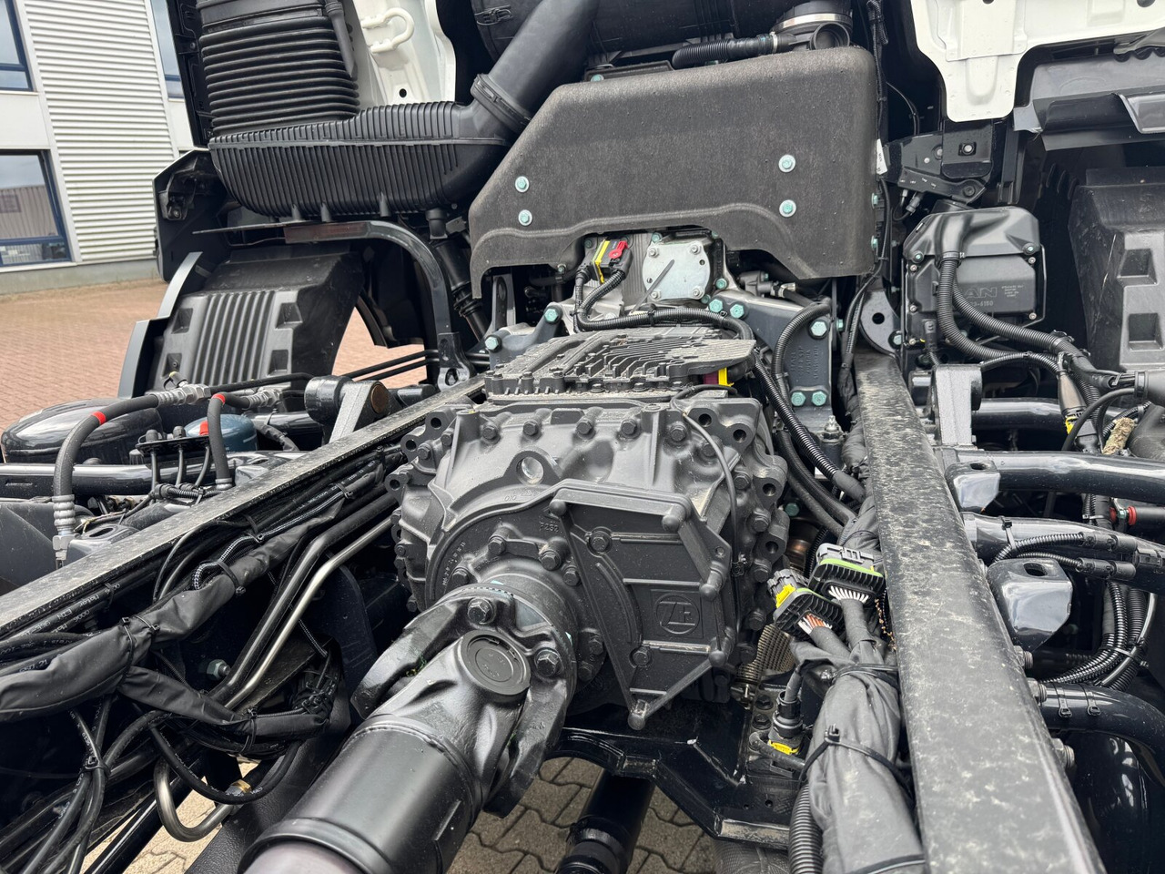 MAN TGS 35.480 8x8 BB CH TGS 35.480 8x8 BB CH, Meiller Stahlmulde 18m³ - Dumper: bilde 2 MAN TGS 35.480 8x8 BB CH TGS 35.480 8x8 BB CH, Meiller Stahlmulde 18m³ - Dumper: bilde 2