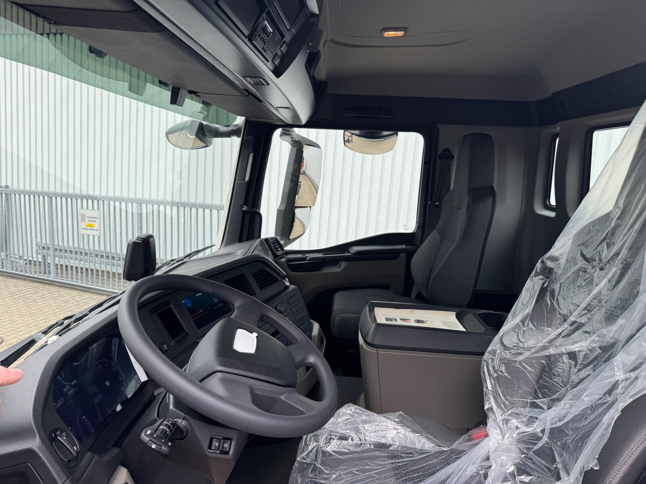 MAN TGS 35.480 8x8 BB CH TGS 35.480 8x8 BB CH, Meiller Stahlmulde 18m³ - Dumper: bilde 3 MAN TGS 35.480 8x8 BB CH TGS 35.480 8x8 BB CH, Meiller Stahlmulde 18m³ - Dumper: bilde 3