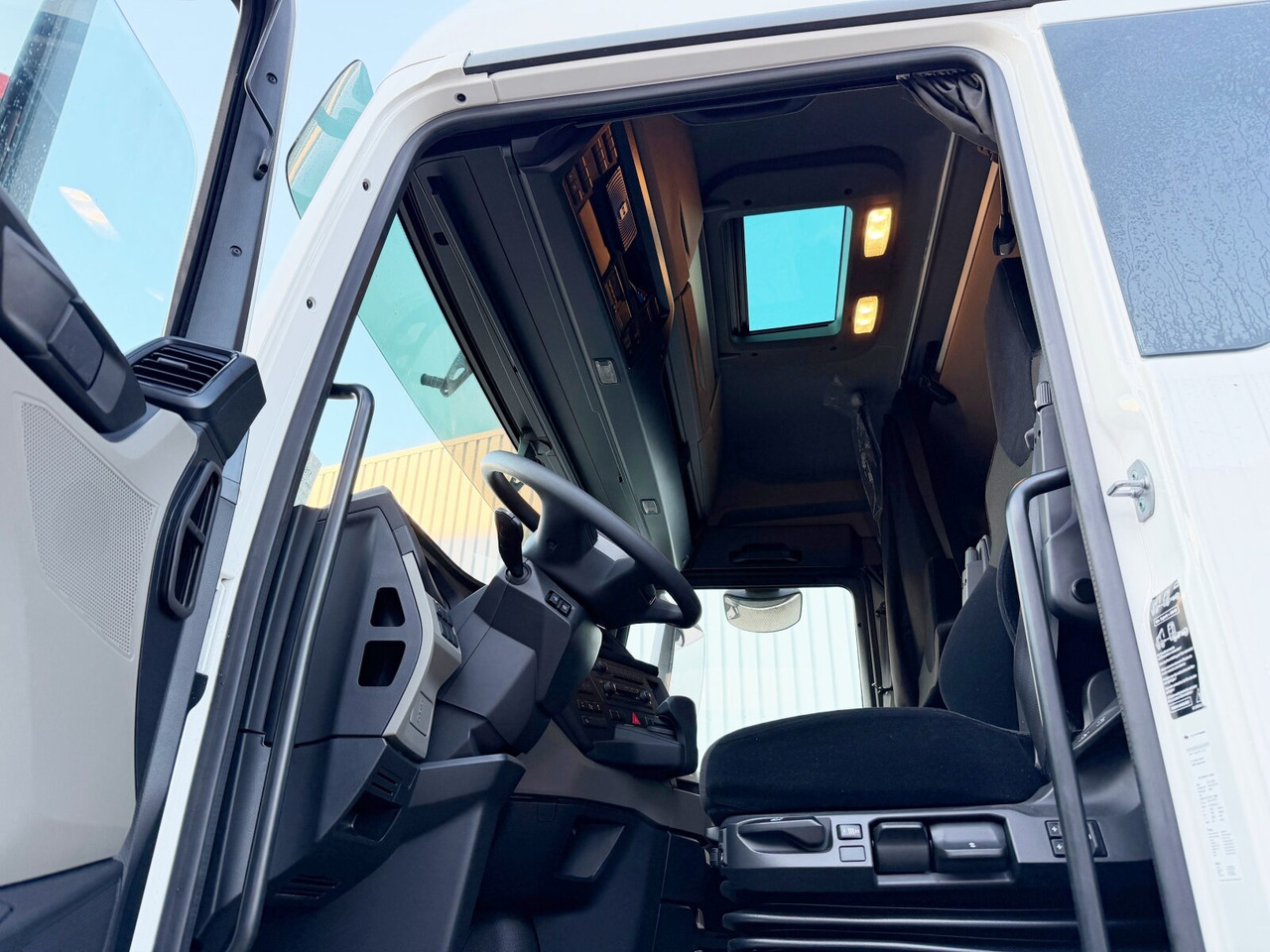 MAN TGX 26.470 6x2-4 BL TGX 26.470 6x2-4 BL, Lenk-/Liftachse, Retarder, Navi, Heckkran Atlas AK 170.2-A2 - Kranbil, Planbil: bilde 5 MAN TGX 26.470 6x2-4 BL TGX 26.470 6x2-4 BL, Lenk-/Liftachse, Retarder, Navi, Heckkran Atlas AK 170.2-A2 - Kranbil, Planbil: bilde 5