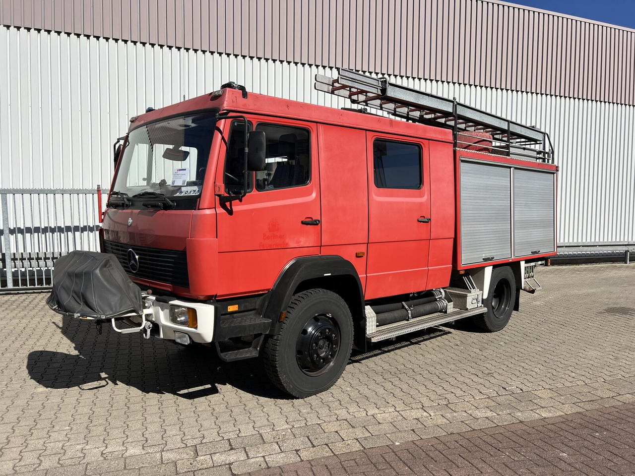 Mercedes-Benz 917 AF 4x4 Doka 917 AF 4x4 Doka, TLF 16-TS - Ambulanse: bilde 1 Mercedes-Benz 917 AF 4x4 Doka 917 AF 4x4 Doka, TLF 16-TS - Ambulanse: bilde 1