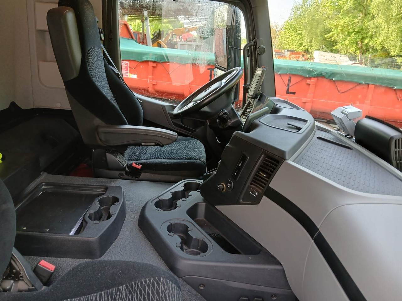 Mercedes-Benz Actros 1832 L 4x2 Actros 1832 L 4x2, Navi, MultimediaCockpit, Funk - Liftdumper lastebil: bilde 4 Mercedes-Benz Actros 1832 L 4x2 Actros 1832 L 4x2, Navi, MultimediaCockpit, Funk - Liftdumper lastebil: bilde 4