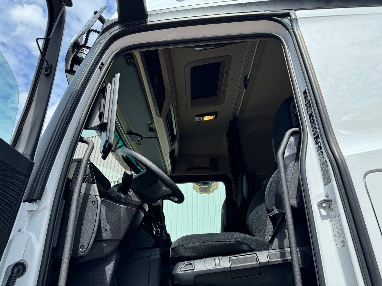 Mercedes-Benz Actros 2548 L 6x2 Actros 2548 L 6x2, Retarder, Lenk-/Liftachse, Navi, MirrorCam, MultimediaCockpit - Chassis lastebil: bilde 2 Mercedes-Benz Actros 2548 L 6x2 Actros 2548 L 6x2, Retarder, Lenk-/Liftachse, Navi, MirrorCam, MultimediaCockpit - Chassis lastebil: bilde 2