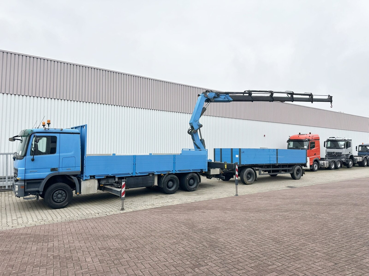 Mercedes-Benz Actros 2741 L 6x4 Actros 2741 L 6x4, Twist-Lock ausz. auf 3m, Heckkran Palfinger PK 42502-D, Funk - Planbil, Kranbil: bilde 3 Mercedes-Benz Actros 2741 L 6x4 Actros 2741 L 6x4, Twist-Lock ausz. auf 3m, Heckkran Palfinger PK 42502-D, Funk - Planbil, Kranbil: bilde 3