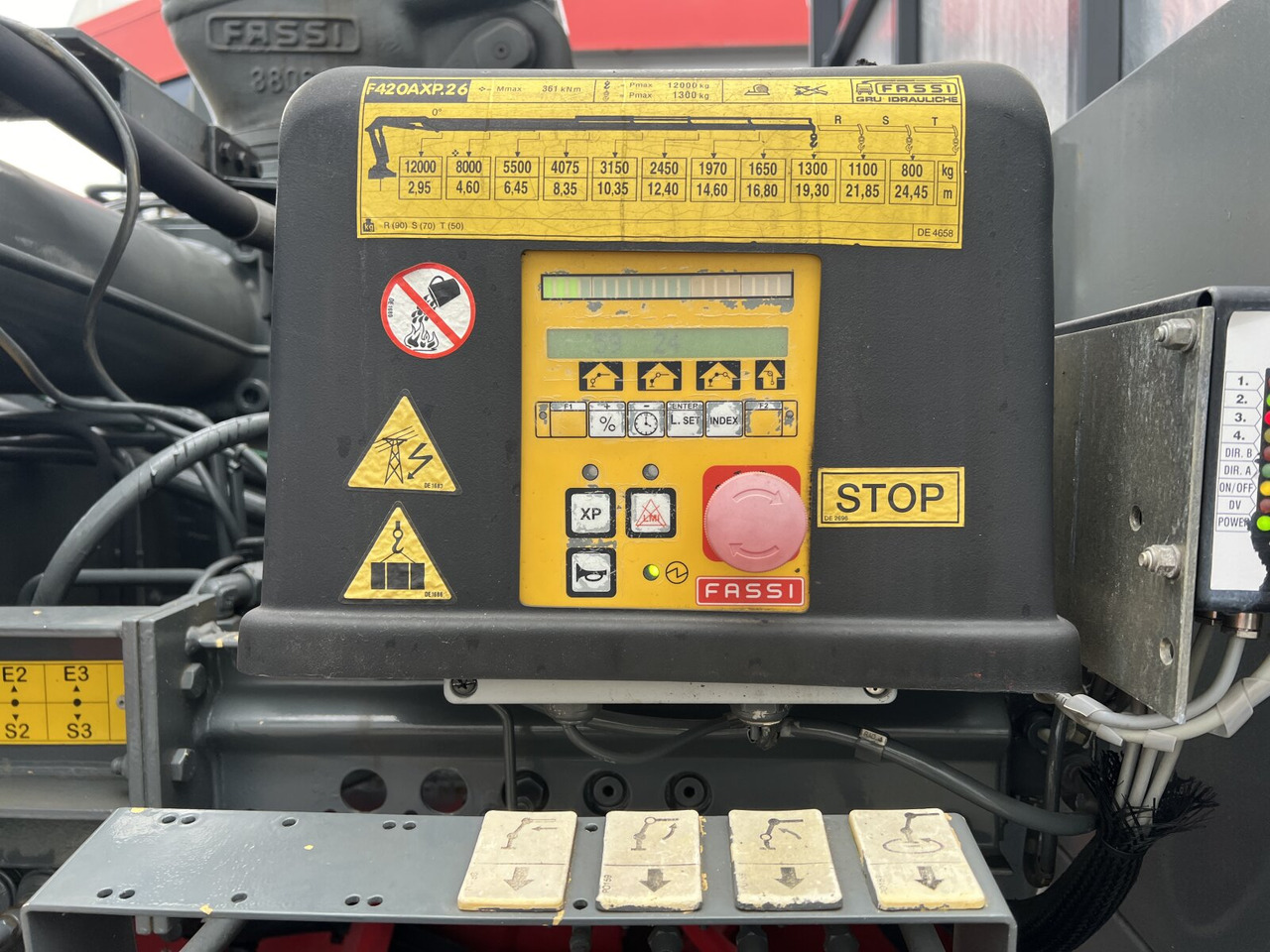 Mercedes-Benz Actros 3346 AK 6x6 Actros 3346 AK 6x6, 134t Anhängelast WSK, Heckkran Fassi F420AXP.26, Funk, Winde - Kranbil: bilde 3 Mercedes-Benz Actros 3346 AK 6x6 Actros 3346 AK 6x6, 134t Anhängelast WSK, Heckkran Fassi F420AXP.26, Funk, Winde - Kranbil: bilde 3