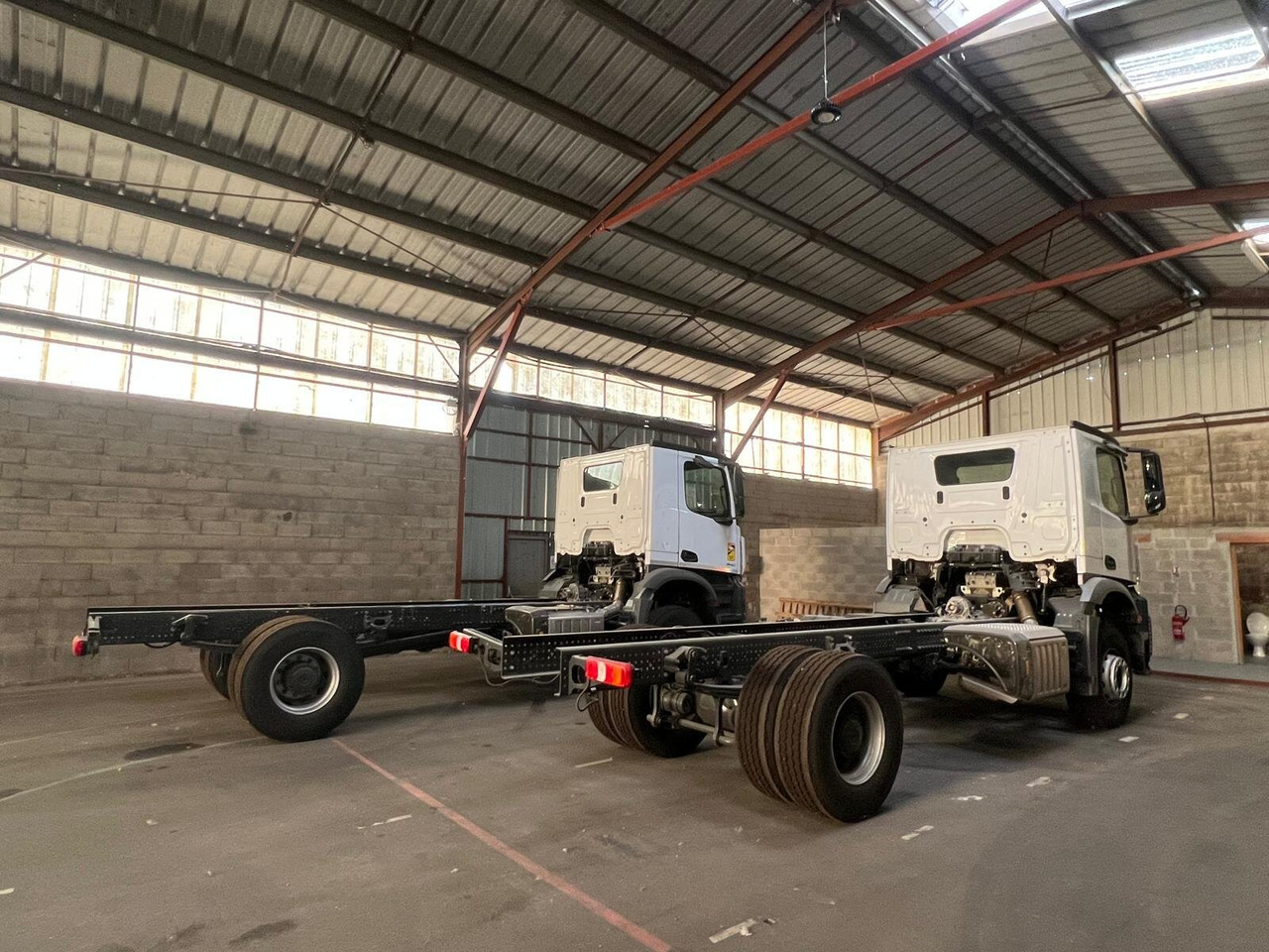 Mercedes-Benz Arocs 1840 K 4x2 Arocs 1840 K 4x2, MultimediaCockpit, 2x Nebenantrieb, NMV & Motorabtrieb - Chassis lastebil: bilde 3 Mercedes-Benz Arocs 1840 K 4x2 Arocs 1840 K 4x2, MultimediaCockpit, 2x Nebenantrieb, NMV & Motorabtrieb - Chassis lastebil: bilde 3
