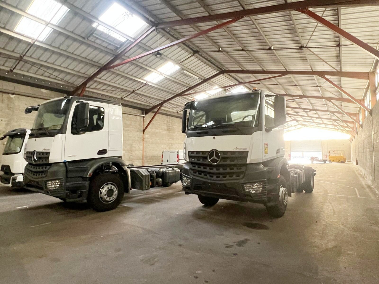 Mercedes-Benz Arocs 1840 K 4x2 Arocs 1840 K 4x2, MultimediaCockpit, 2x Nebenantrieb, NMV & Motorabtrieb - Chassis lastebil: bilde 1 Mercedes-Benz Arocs 1840 K 4x2 Arocs 1840 K 4x2, MultimediaCockpit, 2x Nebenantrieb, NMV & Motorabtrieb - Chassis lastebil: bilde 1