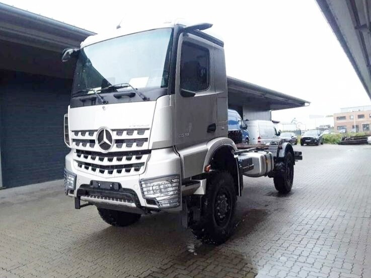 Mercedes-Benz Arocs 2053 A 4x4 Arocs 2053 A 4x4, Grounder, MirrorCam, Multimedia Cockpit, Navi - Chassis lastebil: bilde 1 Mercedes-Benz Arocs 2053 A 4x4 Arocs 2053 A 4x4, Grounder, MirrorCam, Multimedia Cockpit, Navi - Chassis lastebil: bilde 1